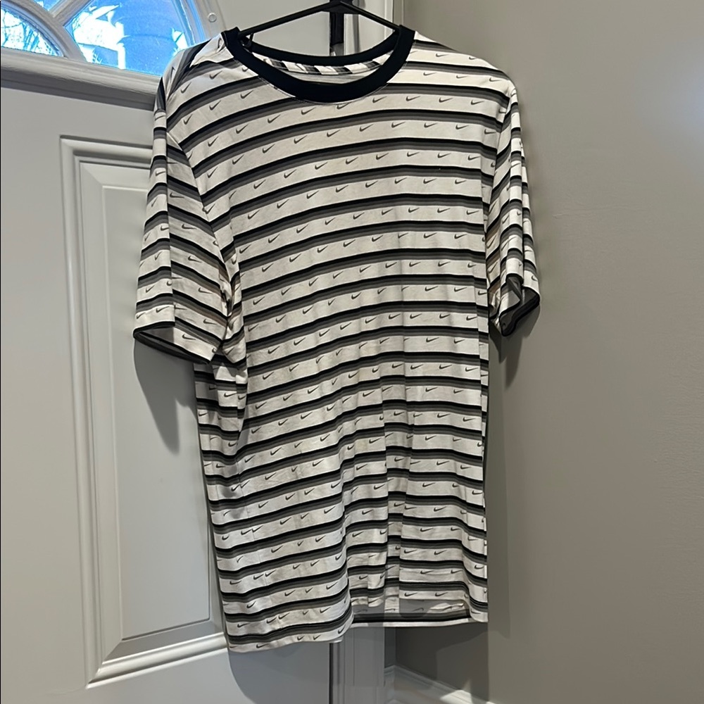 Nike Men's Black and White Striped Shirt